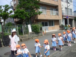 聖徳保育園へ出発！！