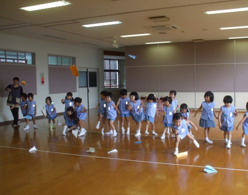遠くまで飛ぶのは誰の？