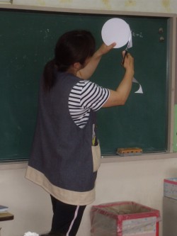 まず、丸を切ります