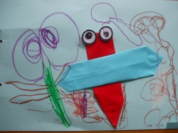 ルンビニー幼稚園 トンボの折紙をしました
