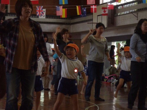 親子ダンス　お母さんと一緒でうれしい～♪