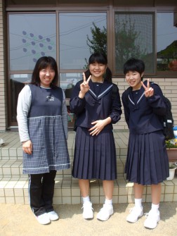 中学生になった卒園児が来てくれました。