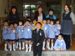 入学式の帰りに幼稚園に来てくれました。