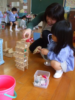 たか～く、積めたね！マンションかな！？