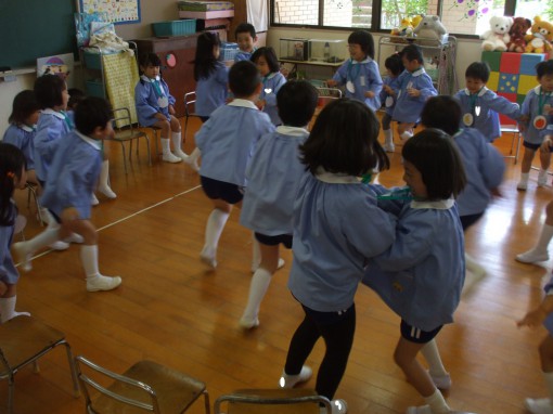 みんなで「フルーツバスケット」をしました