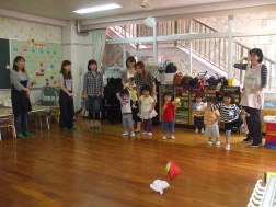 パピークラブ　だれが一番遠くまで投げられるかな？