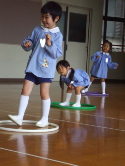 木の中で休んでいます