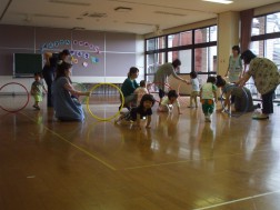 パピークラブ　トンネルをくぐります