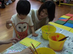 パピークラブ　絵の具をペタペタ