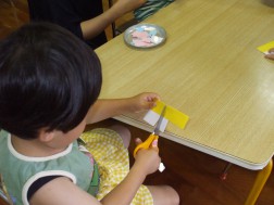 パピークラブ　歯ブラシを作っています