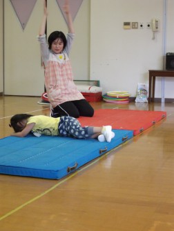 パピークラブ　マットをゴロゴロゴロ・・・