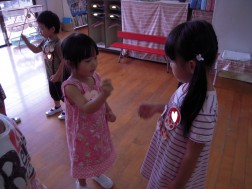 負けたらバッチを１枚あげます