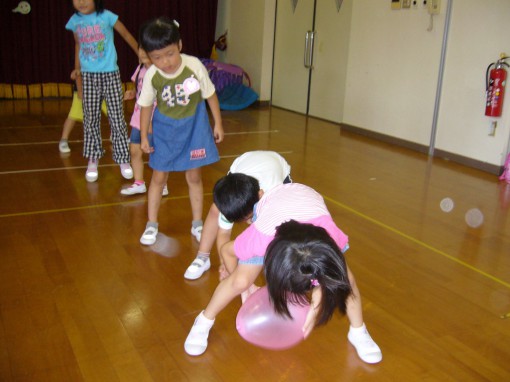 帰りは、足の下から渡します