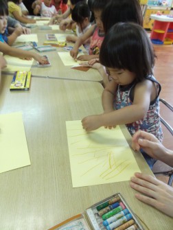 パピー　「クリのおうちを描きましょう」