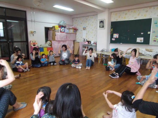 パピー　お母さんと一緒に手あそび①