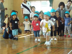 かけっこ　パピークラブのおともだち