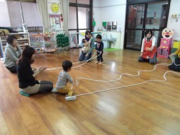 パピー　縄を使って「ヘビヘビゲーム」