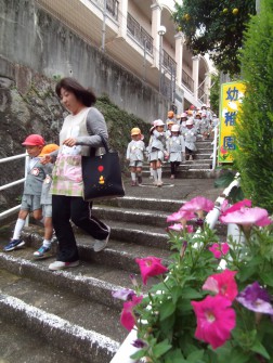 七五三参拝保育のため聖徳寺へお出かけ