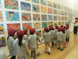 市展が開催中です
