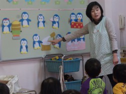 パピー　もちつきの歌をうたって・・・