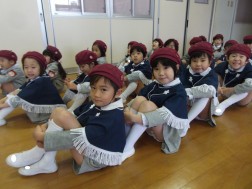 年長児はガウンを着て少しおすまし
