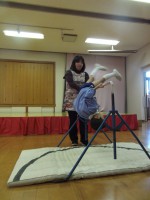 鉄棒「連続逆あがり」②