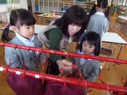 カバンのかけ方は・・・