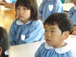 真剣に聞いています