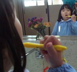 食べた後は、歯みがき！