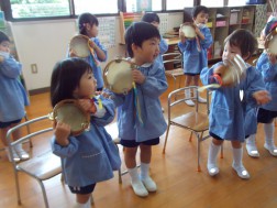 次は、タンブリン♪