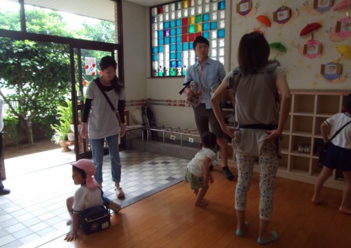 今日は家族そろっての登園