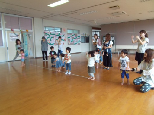 パピー　みんなで「サンサン体操」