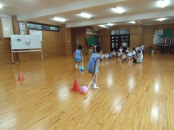 ボール散歩リレー