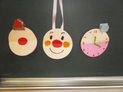 パピー　今日は時計を作りました