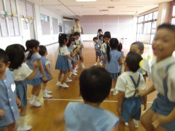 どっちが早いが競争！！