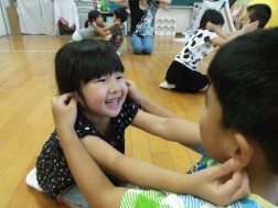 手遊びをしたり♪