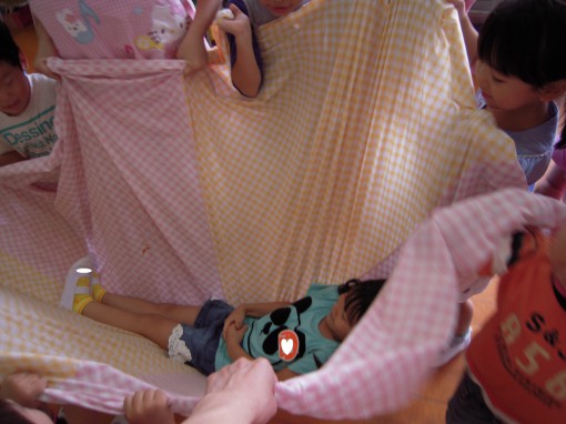 ハンモックみたいに乗ってみました