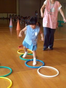 フープを跳んで