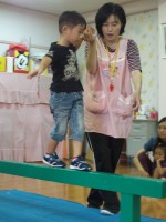 パピー　平均台をスイスイ①