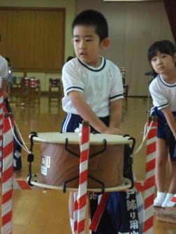最後にはっぴを投げ上げます④