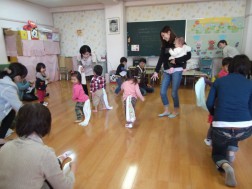 パピー　タオルあそび「しっぽとり」