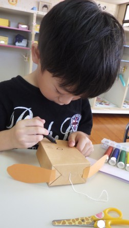 顔を描いて・・・