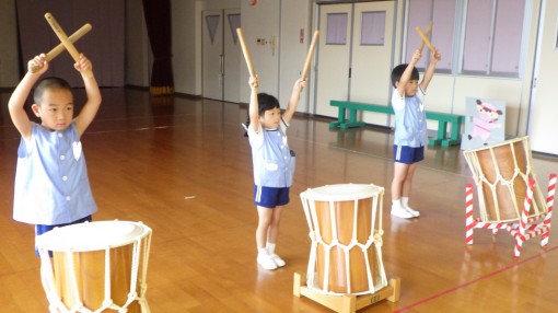 年中児はおけ胴太鼓