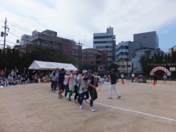 ムカデ競走（保護者有志）