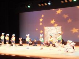 みんなで歌った英語の「きらきらぼし」もすてきでしたね♪（５歳児組）