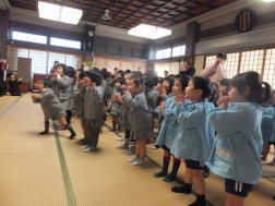 「かんたろー」と歌いました♪
