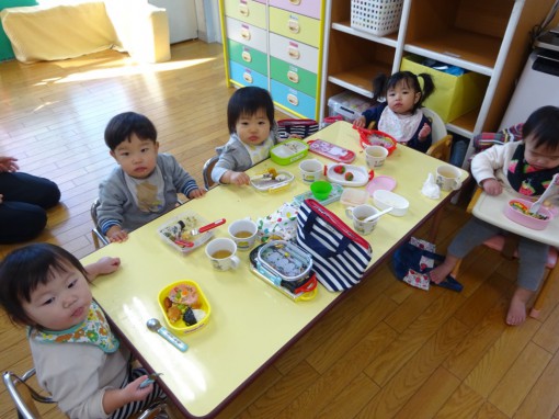 お弁当をありがとう(0歳児組)